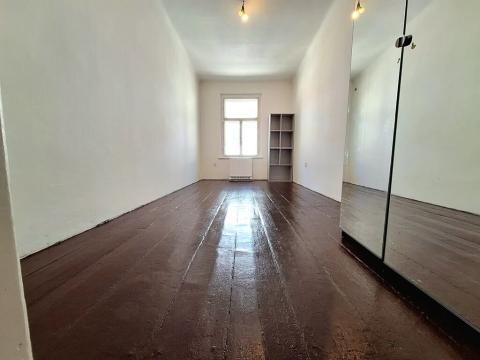 Pronájem bytu 1+1, Praha - Vyšehrad, Neklanova, 42 m2