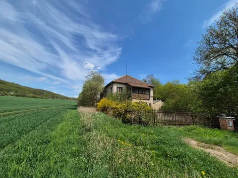 Prodej vily, Nučice, V Hlubokém, 300 m2