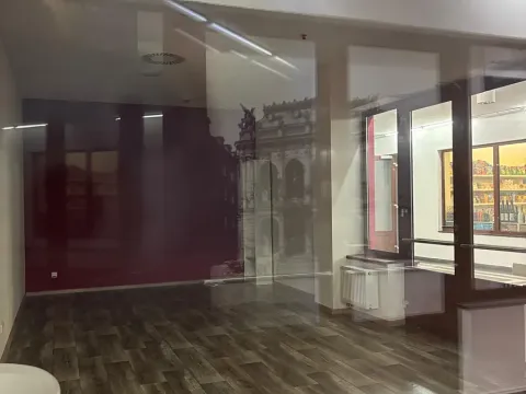 Pronájem kanceláře, Karlovy Vary, Divadelní náměstí, 30 m2