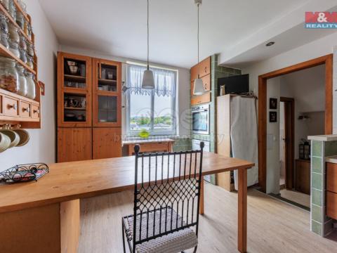 Prodej atypického bytu, Karlovy Vary - Bohatice, Fričova, 105 m2