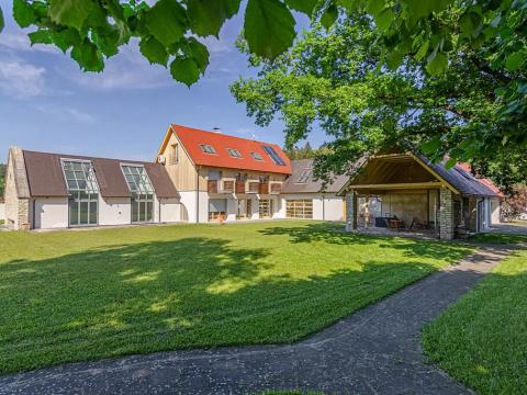 Prodej rodinného domu, Lhotka, 600 m2