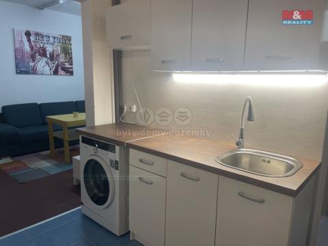 Pronájem bytu 2+1, Praha, Luštěnická, 35 m2