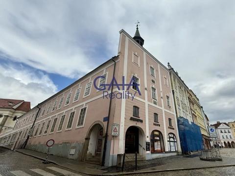 Prodej obchodního prostoru, Jindřichův Hradec, nám. Míru, 1200 m2