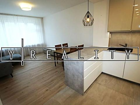 Pronájem bytu 2+kk, Praha - Karlín, Pobřežní, 58 m2