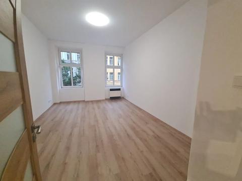 Pronájem bytu 1+1, Praha - Vinohrady, Řipská, 42 m2