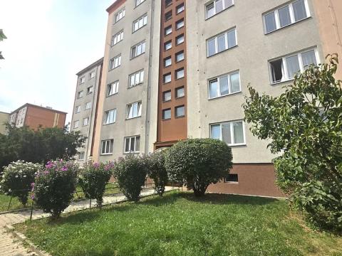 Pronájem bytu 1+1, Kralupy nad Vltavou, nám. Mládežníků, 38 m2