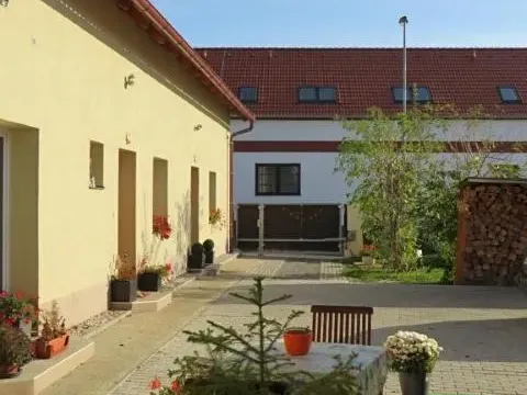 Pronájem bytu 1+kk, Praha, Formanská, 25 m2