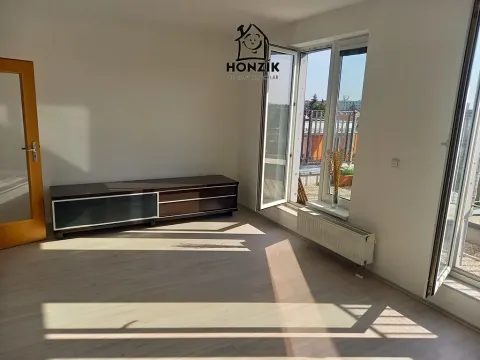 Pronájem bytu 2+kk, Praha - Strašnice, Názovská, 65 m2