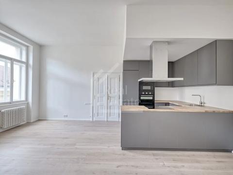 Pronájem bytu 3+kk, Praha - Nové Město, Lazarská, 70 m2