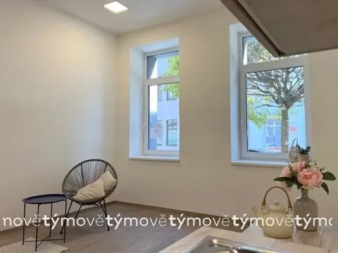 Pronájem bytu 1+kk, Pardubice, Sladkovského, 31 m2