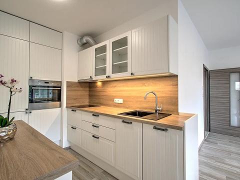 Pronájem bytu 2+kk, Praha - Holešovice, Na Maninách, 62 m2