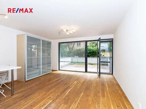 Pronájem bytu 1+kk, Praha - Libeň, Primátorská, 38 m2