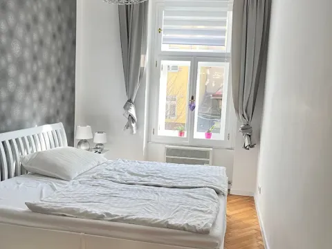 Pronájem bytu 2+kk, Praha - Žižkov, Blahníkova, 49 m2
