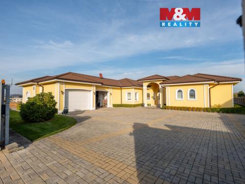 Prodej rodinného domu, Louny, Březinova, 429 m2