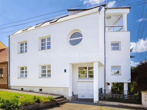 Prodej vícegeneračního domu, Křižanov, Benešovo náměstí, 530 m2