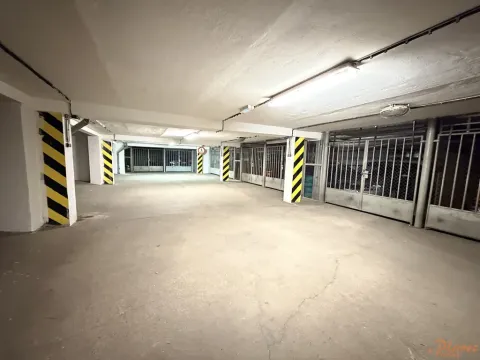 Pronájem garáže, Praha - Vokovice, Tobrucká, 17 m2
