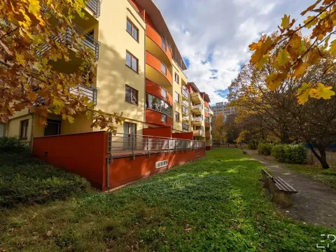 Pronájem bytu 2+kk, Praha - Bohnice, Ústavní, 59 m2