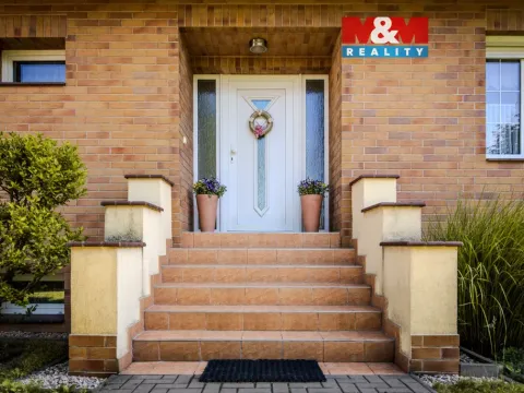 Prodej rodinného domu, Týnec nad Labem - Vinařice, 300 m2