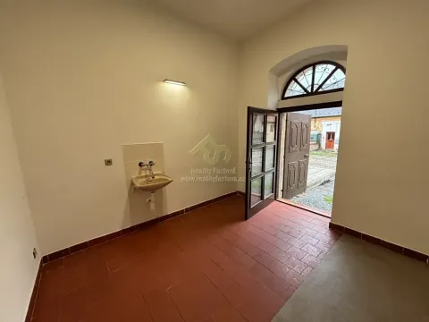 Pronájem kanceláře, Rokycany, Masarykovo náměstí, 12 m2