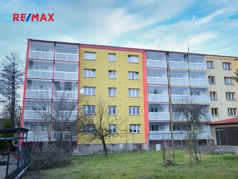 Prodej bytu 3+1, Karviná, tř. Těreškovové, 75 m2