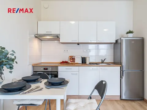 Pronájem bytu 2+kk, Brno, Listnatá, 45 m2