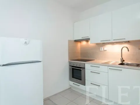 Pronájem bytu 1+kk, Praha - Letňany, Křivoklátská, 27 m2