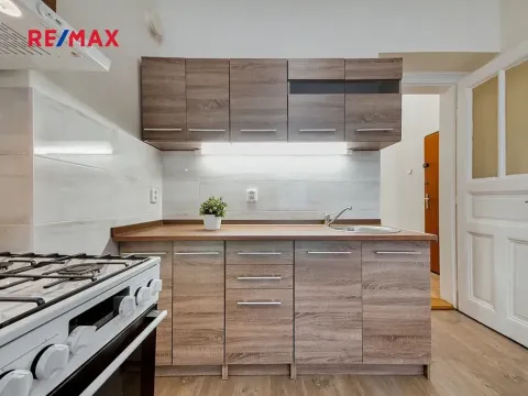 Pronájem bytu 2+kk, Praha - Vršovice, 28. pluku, 42 m2