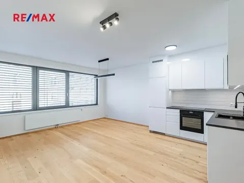 Pronájem bytu 2+kk, Praha - Nusle, Kloboučnická, 58 m2