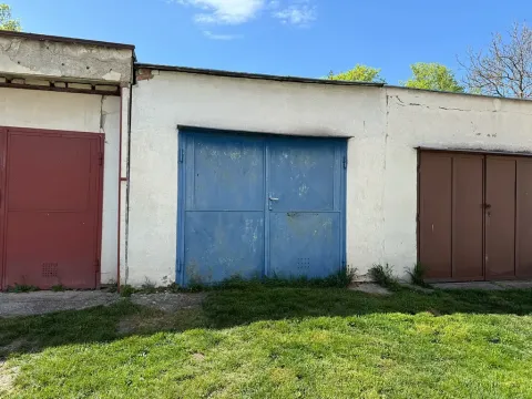 Pronájem garáže, Tišnov, Drbalova, 19 m2