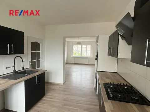Pronájem bytu 3+1, Kladno, Poštovní náměstí, 89 m2