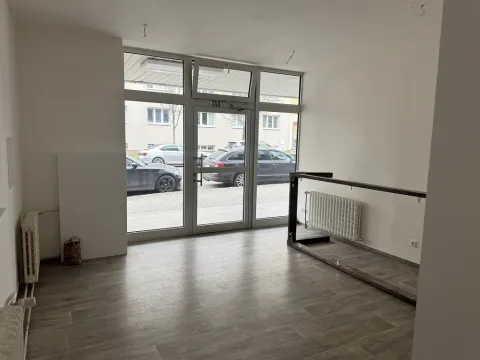 Pronájem obchodního prostoru, Zlín, Zarámí, 22 m2