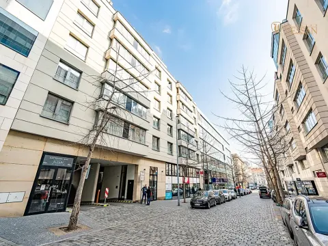 Prodej garážového stání, Praha - Smíchov, Karla Engliše, 12 m2