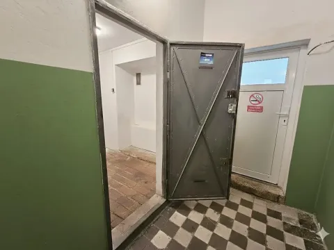 Pronájem skladu, Praha - Košíře, Vrchlického, 5 m2