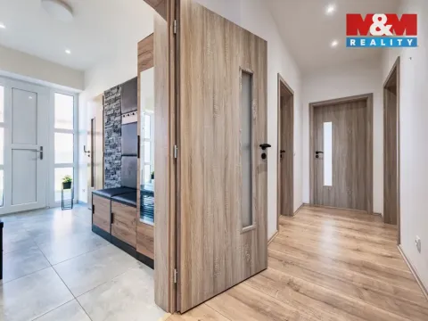 Prodej rodinného domu, Struhařov, V Domcích, 254 m2