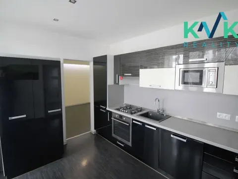 Prodej bytu 3+1, Karlovy Vary, Krušnohorská, 68 m2