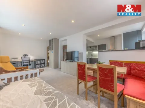 Prodej bytu 3+1, Nymburk, Husova, 68 m2