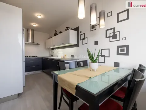 Prodej bytu 3+1, Praha - Řepy, Nevanova, 73 m2