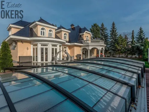 Prodej rodinného domu, Praha - Dolní Měcholupy, U přejezdu, 359 m2