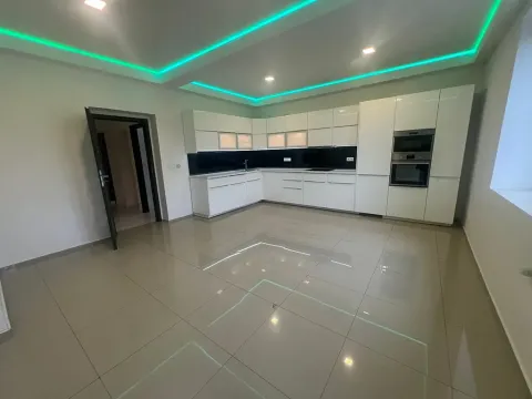 Pronájem bytu 4+kk, Praha - Smíchov, Plzeňská, 107 m2