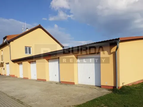 Pronájem kanceláře, Neratovice, 514 m2