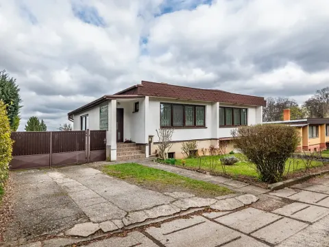 Prodej rodinného domu, Červené Pečky, Na Parkáně, 126 m2