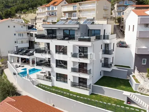Prodej vily, Omiš, Chorvatsko, 460 m2