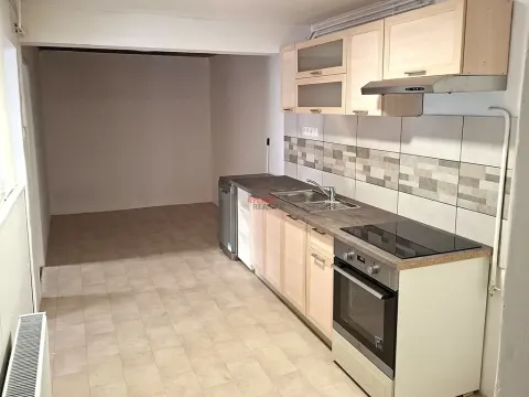 Pronájem bytu 2+1, Rožnov pod Radhoštěm, Pod Chlacholovem, 85 m2