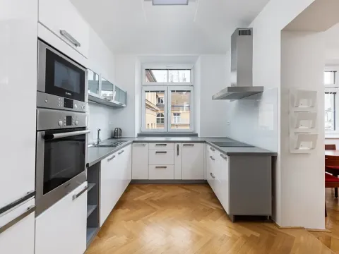 Prodej bytu 2+1, Praha - Nové Město, Ve Smečkách, 68 m2