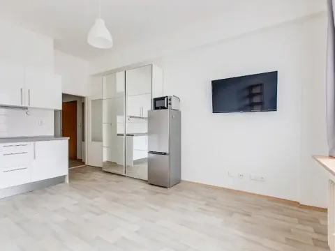 Pronájem bytu 1+kk, Praha, Sokolovská, 27 m2