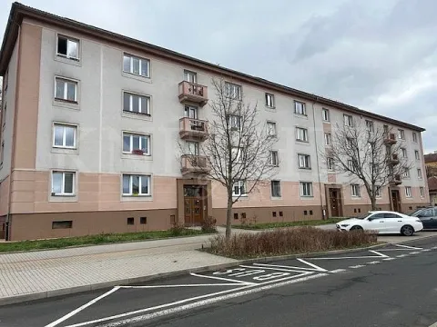 Prodej bytu 3+1, Ostrov, Hlavní třída, 76 m2