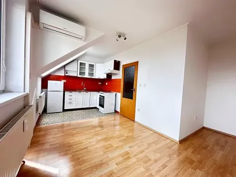 Pronájem bytu 1+kk, Nový Jičín, B. Martinů, 28 m2
