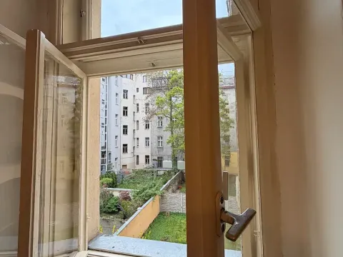 Pronájem bytu 2+kk, Praha - Karlín, Kaizlovy sady, 38 m2