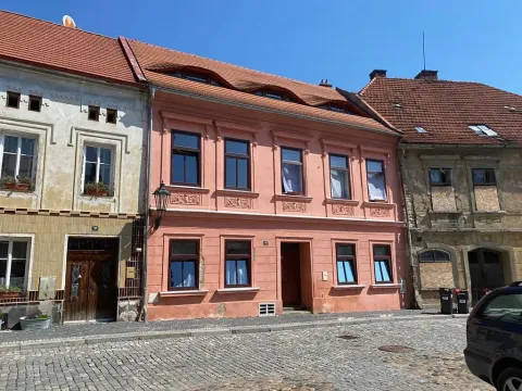 Prodej vícegeneračního domu, Žatec, náměstí 5. května, 400 m2