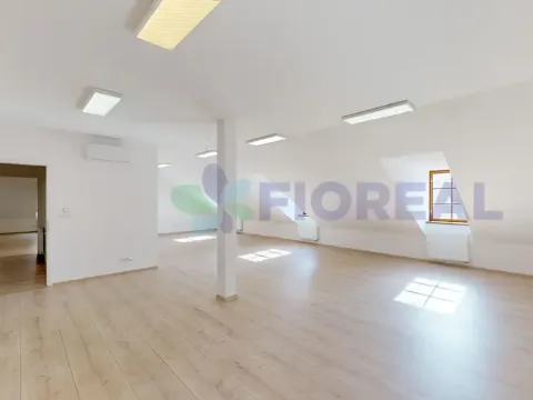 Pronájem kanceláře, Praha - Karlín, Sokolovská, 220 m2